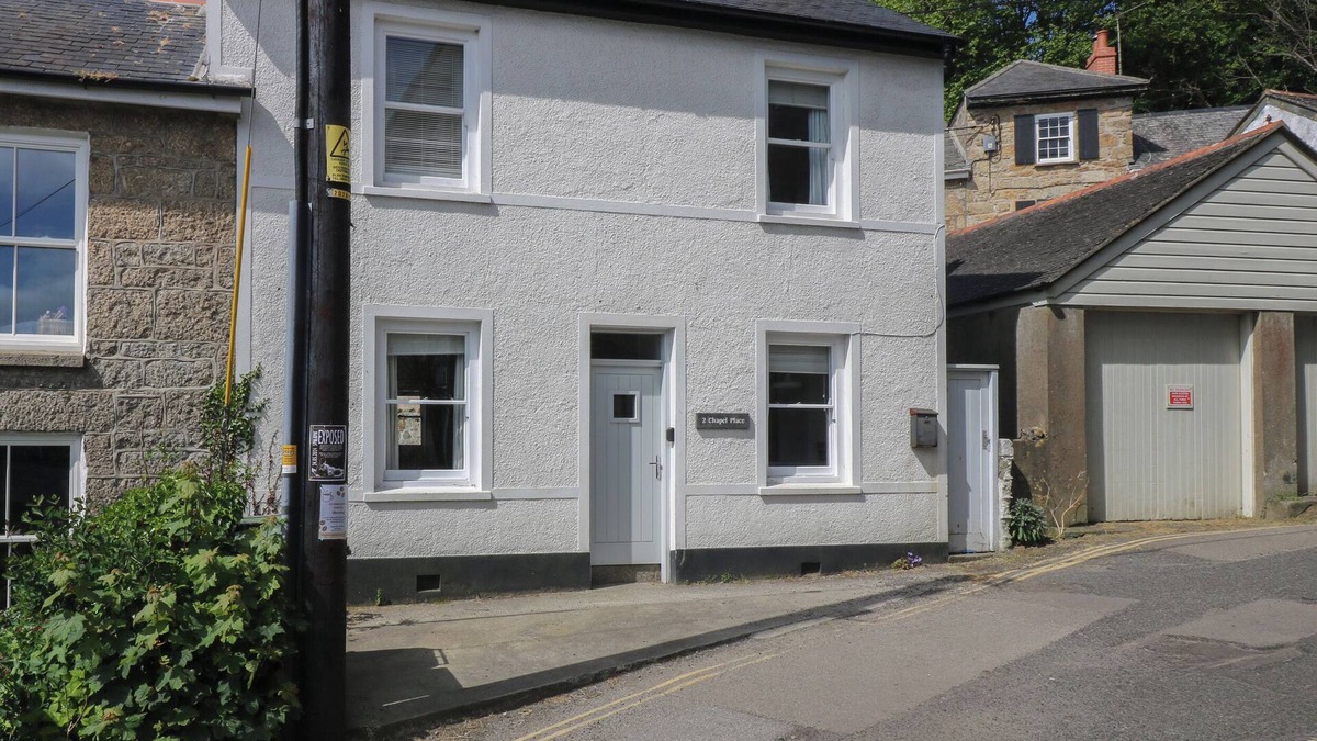 Mousehole Cottage | 2 CHAPEL PLACE, pet friendly, character holiday cottage in Mousehole