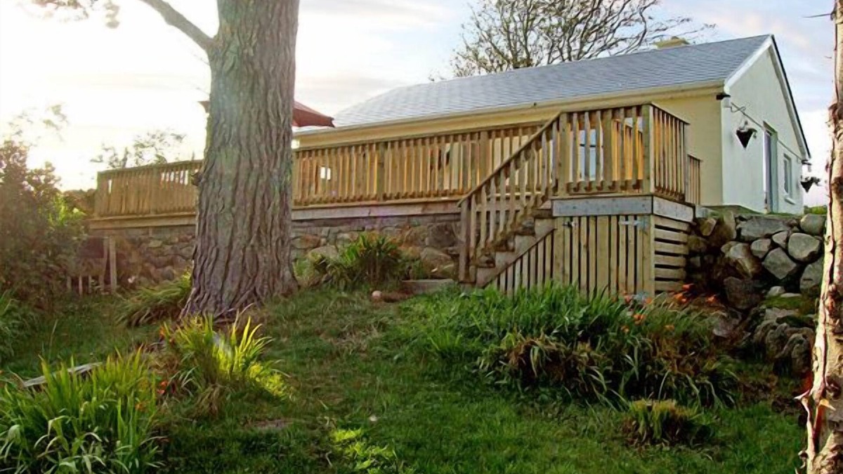 Kilkieran Cottage | 2 CLANCY COTTAGES, family friendly in Kilkieran, County Galway