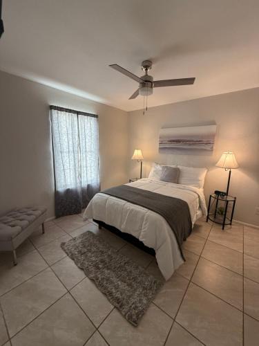 Eagle Pass Apartment | 2 Columns Stay 5