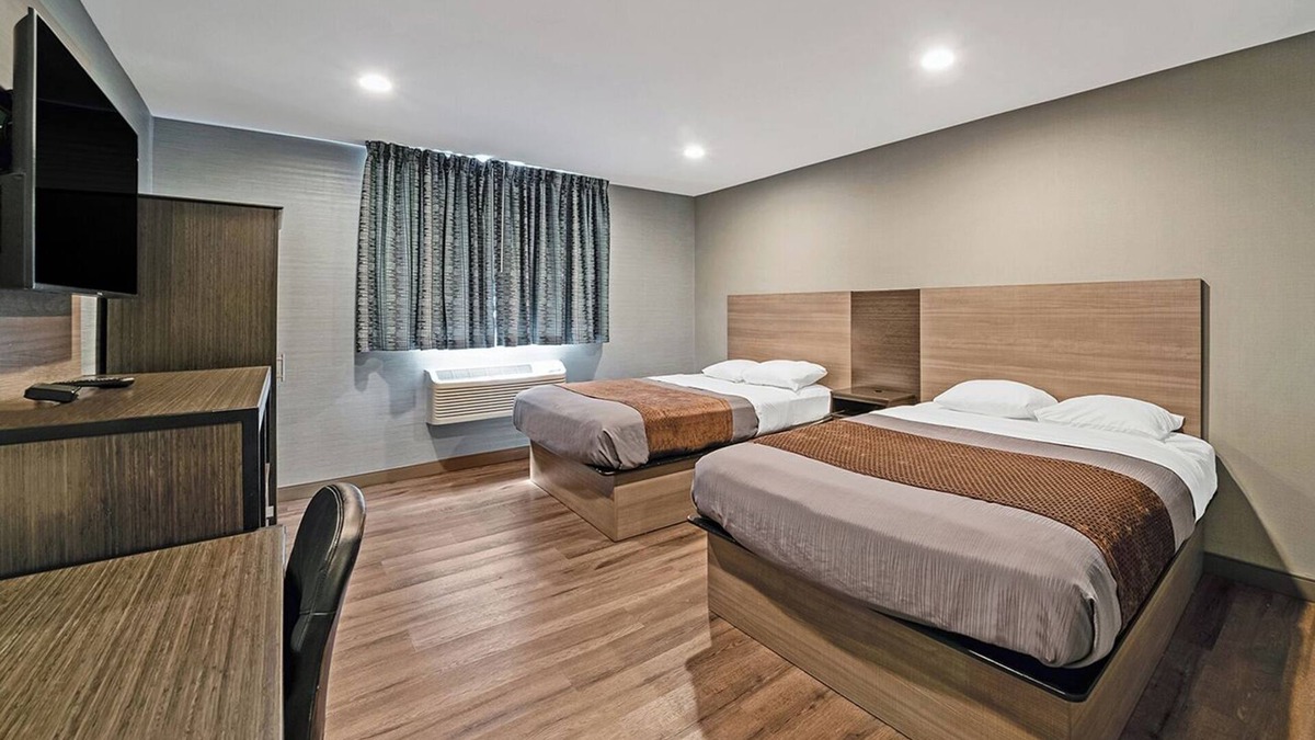 Foxboro House | 2 Comfortable Units, Minutes From Patriot Place, with FREE Parking & Breakfast!