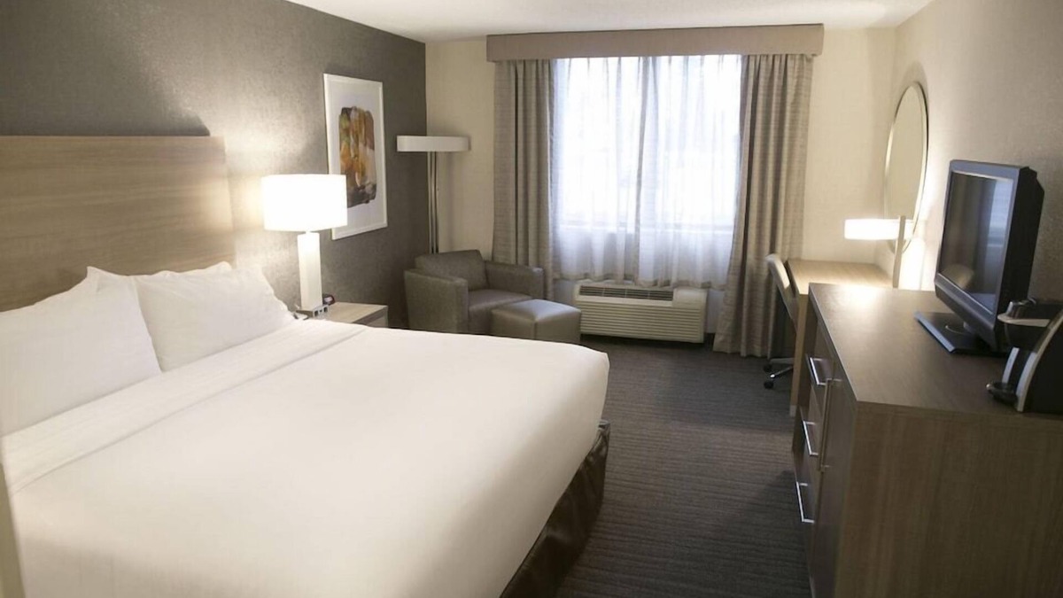 Fargo Hotel | 2 Connecting Suites at a Hotel