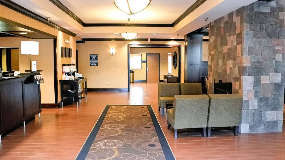 Pelham Hotel | 2 Connecting Suites at a Hotel