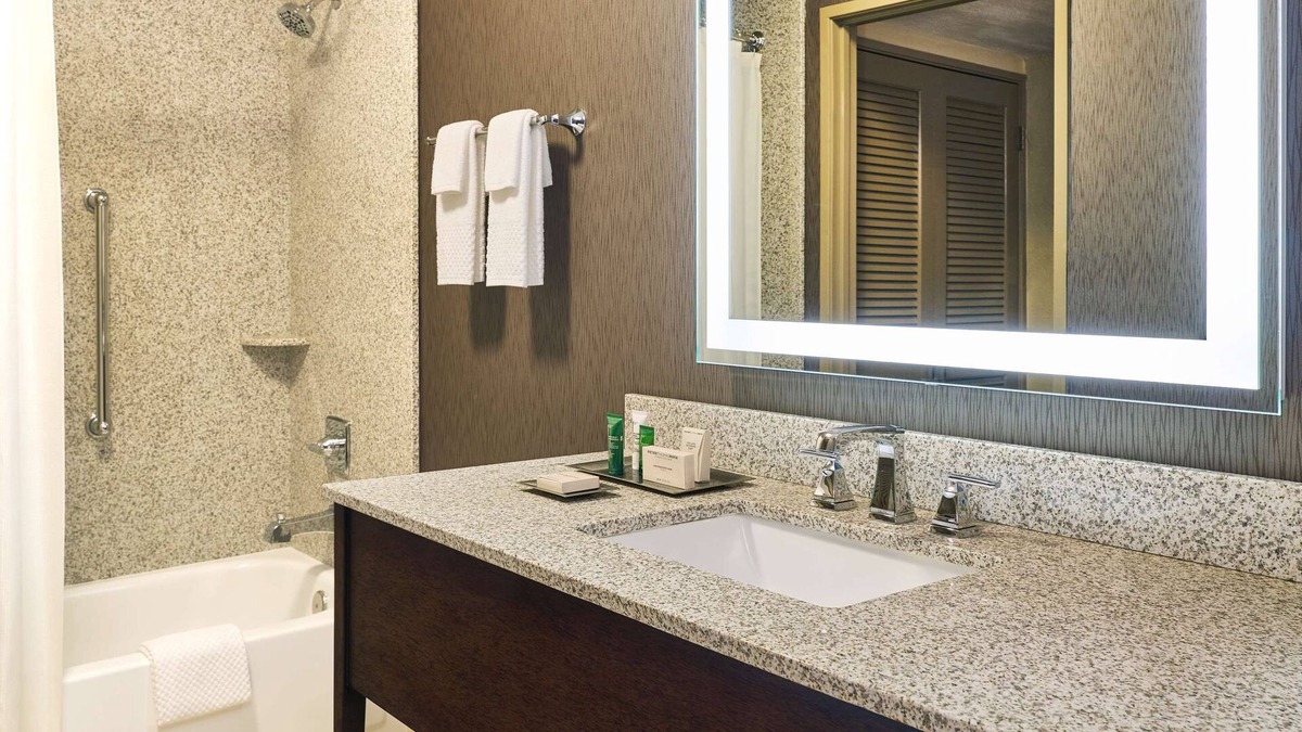 El Conquistador Hotel | 2 Connecting Suites at a 4⭐️ Hotel