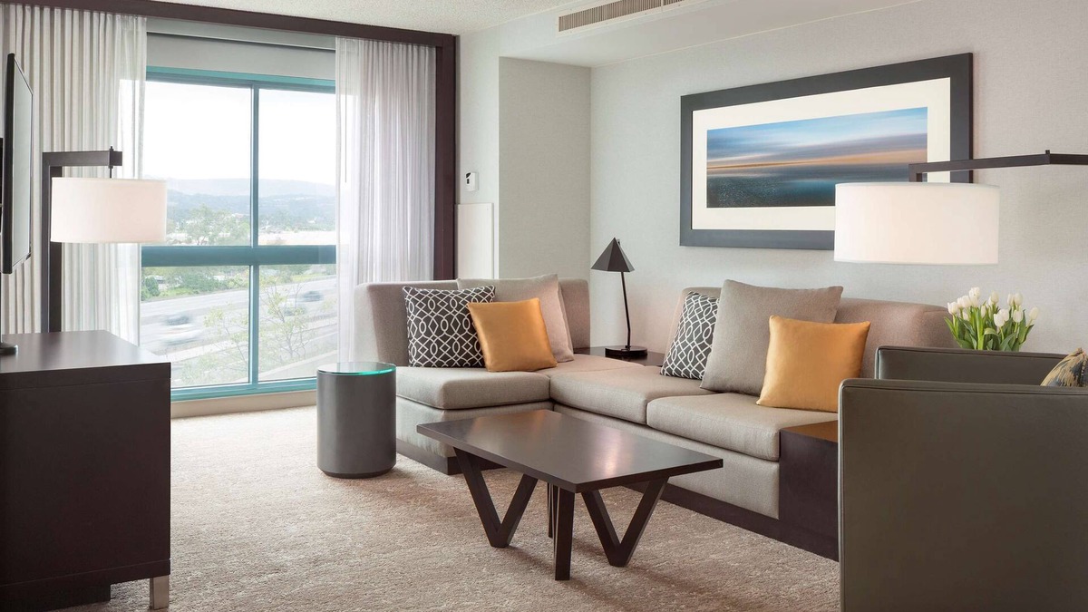 Burlingame House | 2 Connecting Suites at a 4⭐️ Hotel