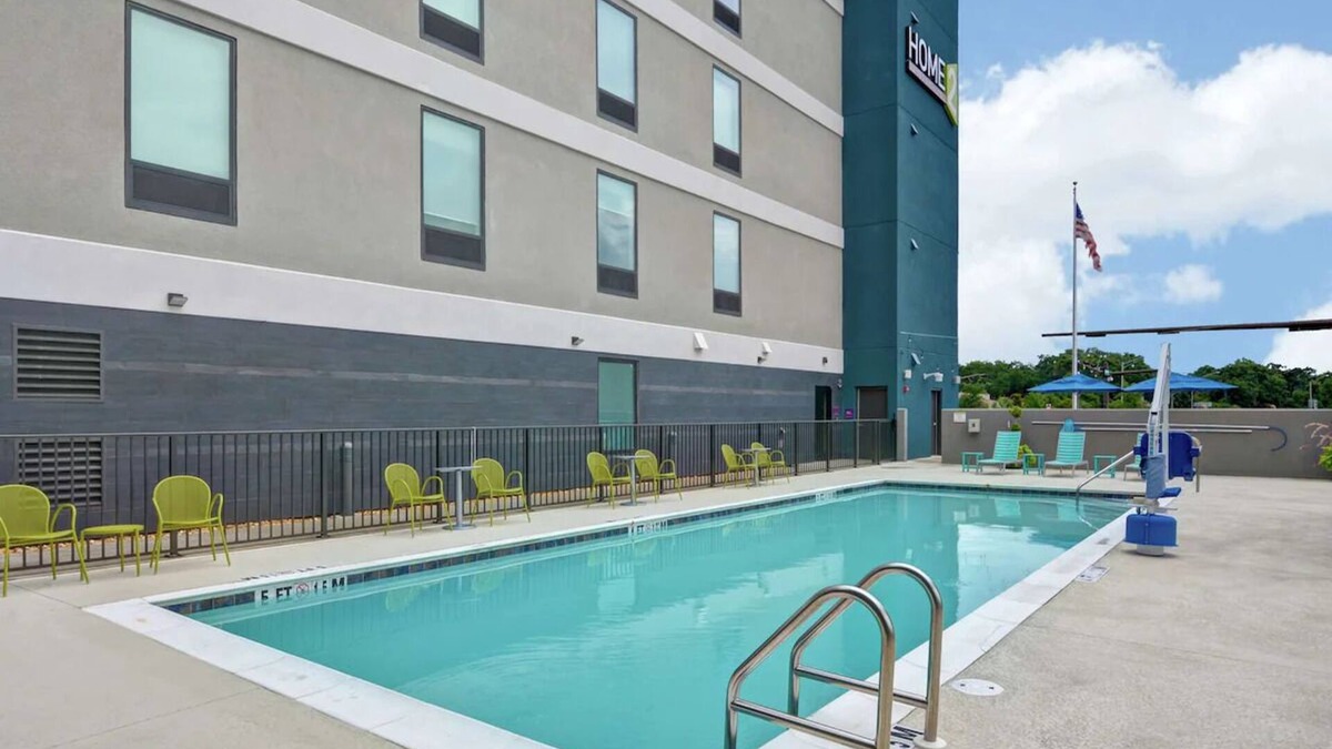 Ferry Pass Hotel | 2 Convenient Units! Free Parking, Breakfast, Close to Historic Pensacola Village
