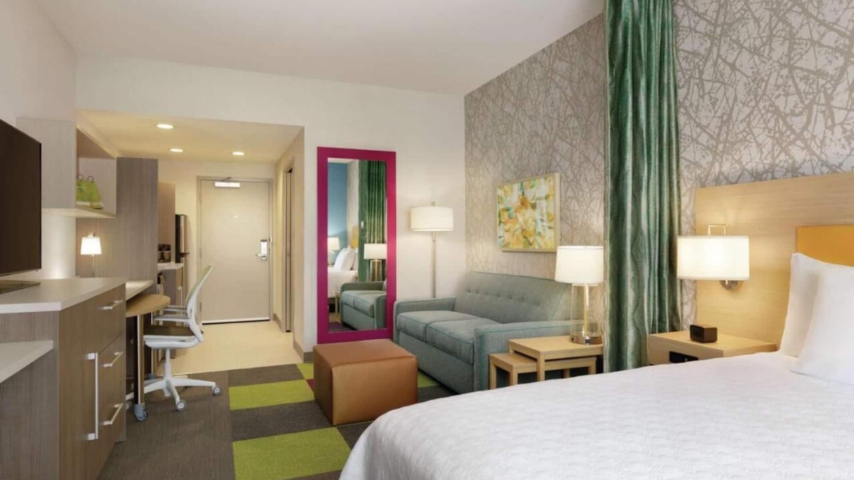 Williamsville Hotel | 2 Convenient Units w/FREE Breakfast, Onsite Pool, Pet-Friendly Property!