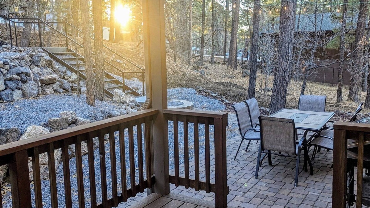 Pinetop Cottage | 2 Covered decks, patio dining, quiet, tall pines
