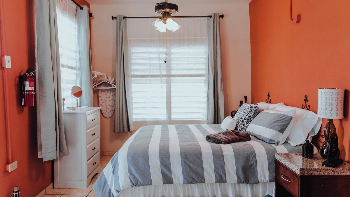 Rio Piedras Apartment | 2 Cozy College Student Room with AC, Wi-Fi, Kitchenette