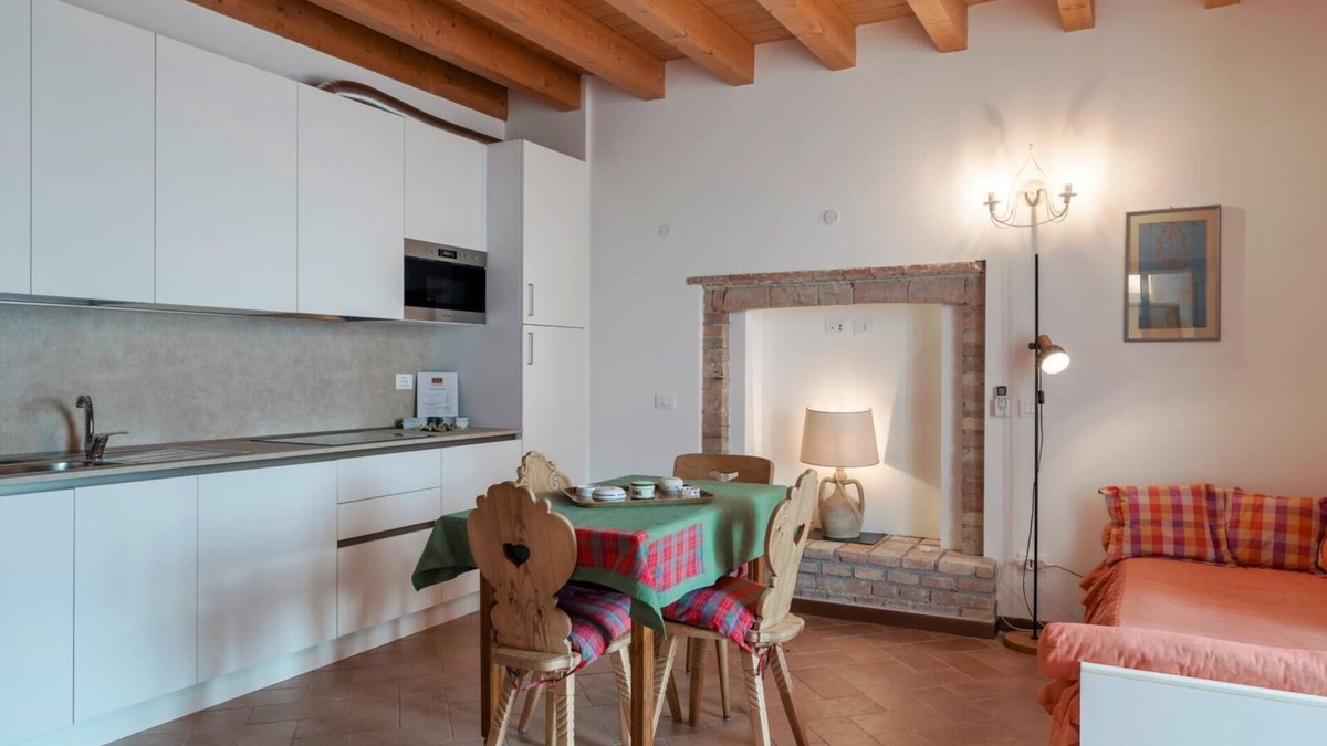 Pralboino Other | 2) Cozy One-Bedroom Apartment in Agriturismo with Two Single Beds and Sofa Bed