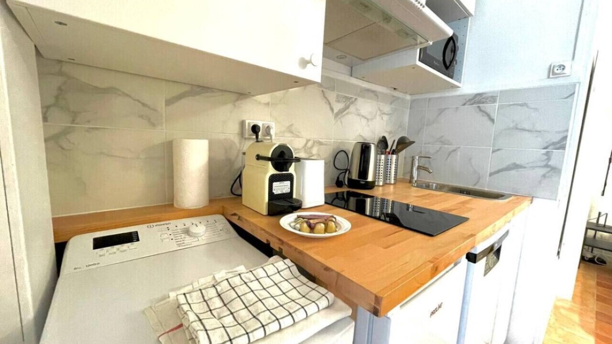 Quartier de Rochechouart Apartment | 2. Cozy Studio Paris - Montmartre - Opera