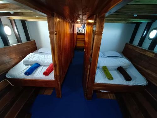 Labuan Bajo Boat Rental | 2 days 1 night sharing trip komodo