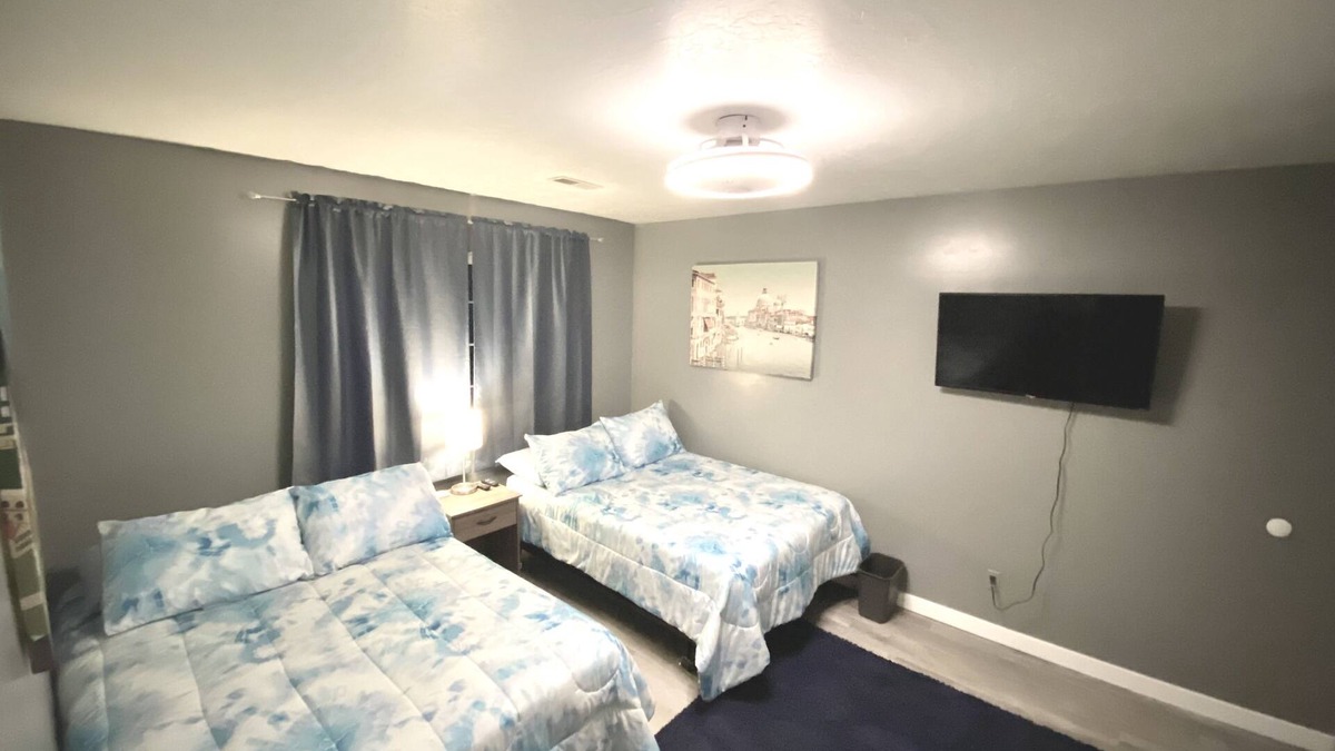 Emery County House | 2 Double Beds #5 private room