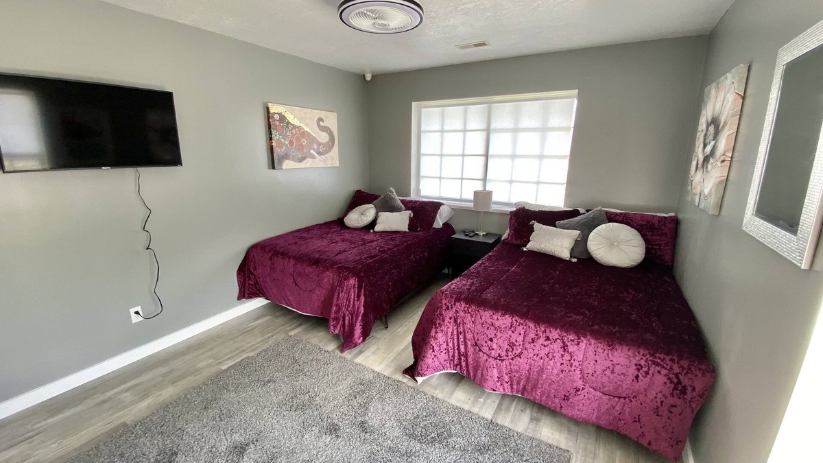 Orangeville House | 2 Double Beds Rm #4 with view of the San Rafael Swell and smart TV. India room.