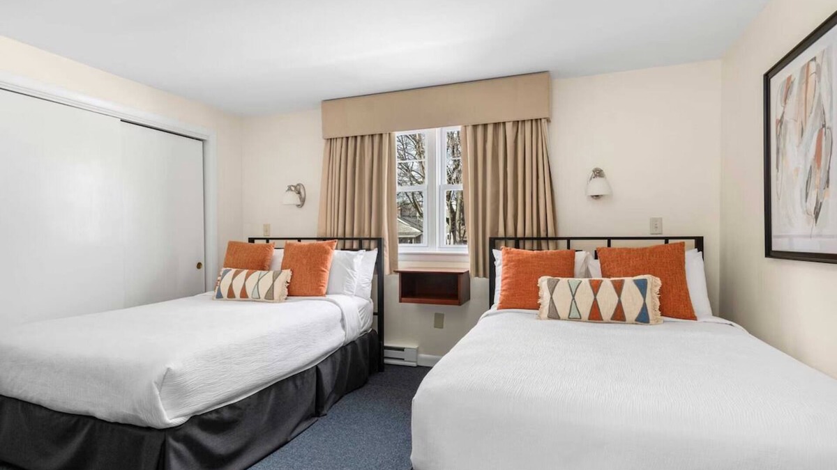 Beverly Hotel | 2 Double Rooms | The Beverly Hotel | w/Kitchen & Close to Dane Street Beach