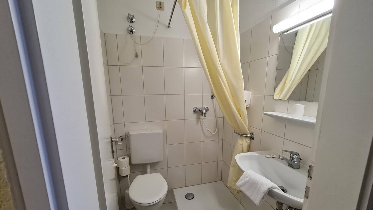 Hoechenschwand Apartment | 2 Einzelzimmer mit Dusche und WC