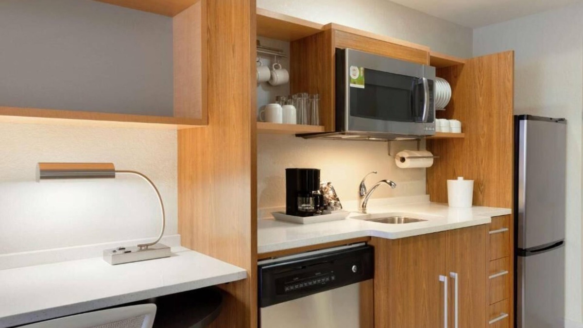 Florida City Hotel | 2 Family-friendly Units, Pets Allowed! Close to Homestead-Miami Speedway!