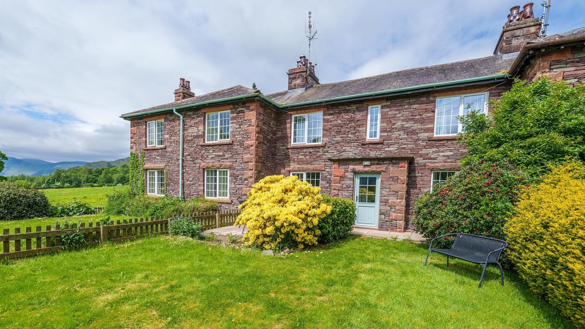 Watermillock House | 2 Gowbarrow Cottages - Lovely garden & Dog-friendly