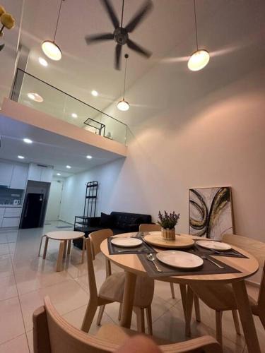 Taman Mutiara Apartment | 2 Guest Duplex City Center Eko Cheras Mall Kuala Lumpur Pavilion Bukit Bintang KLCC Petaling Street Central Market National Zoo Batu Caves Merdeka Square