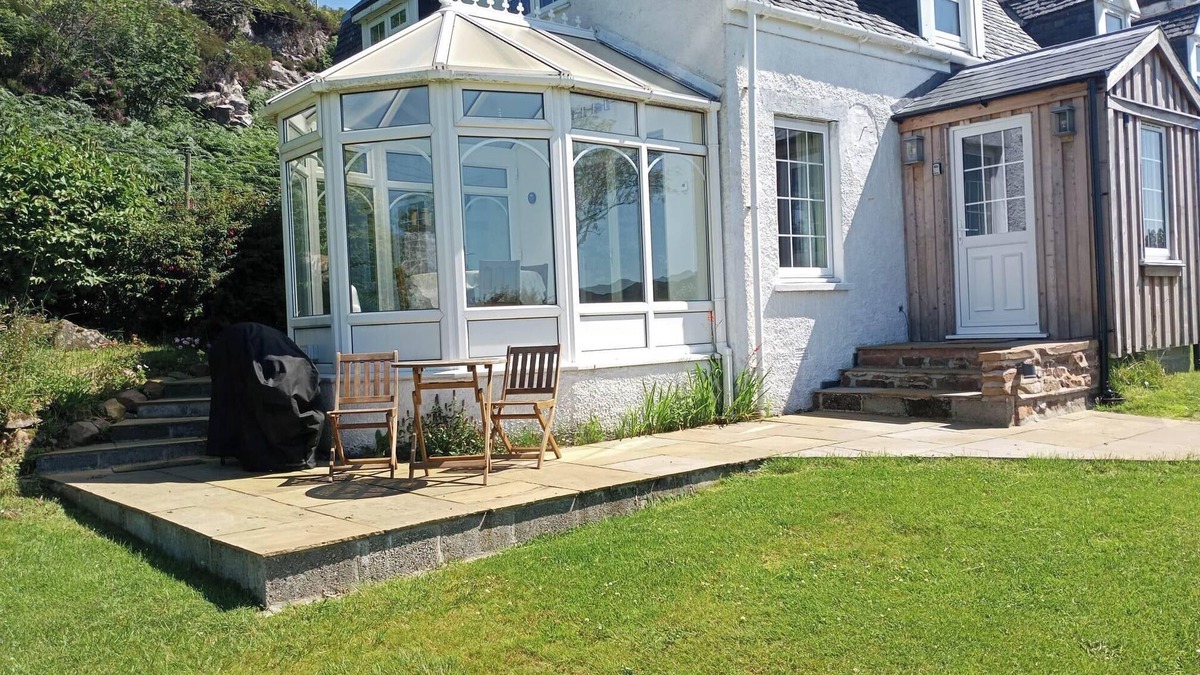 Breakish Apartment | 2 Guests - Garden & Patio - Sea Views