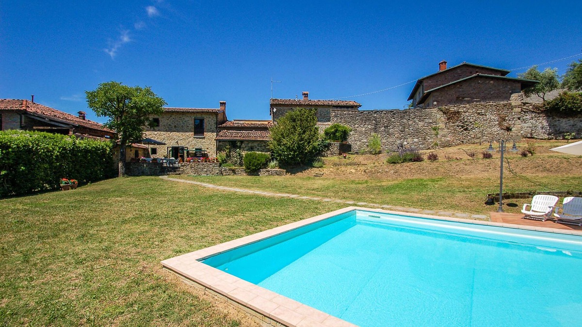 Villa Collemandina House | 2 houses with each own pool 60 kms northern Lucca for up to 18 persons