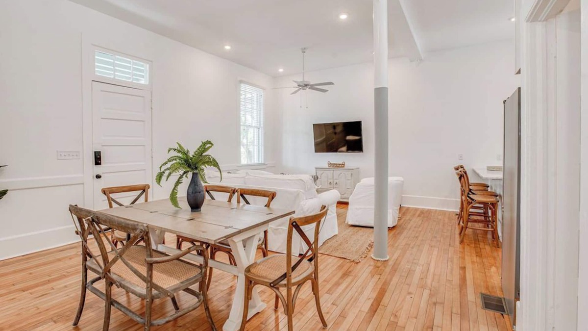 Tybee Island Condo | 2 King Bedrooms in Historic Barracks at North Beach