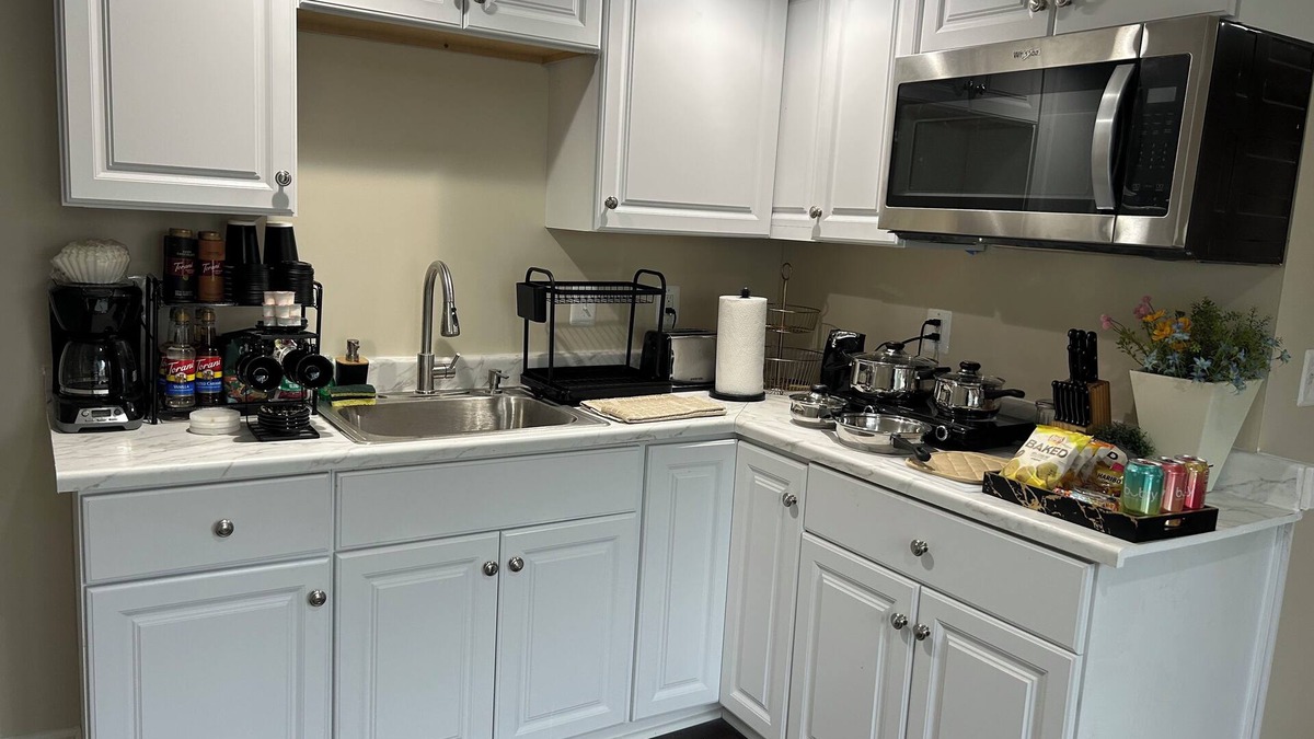 Manassas House | 2-King Beds bedrooms house in Manassas with Playroom & full amenities provided