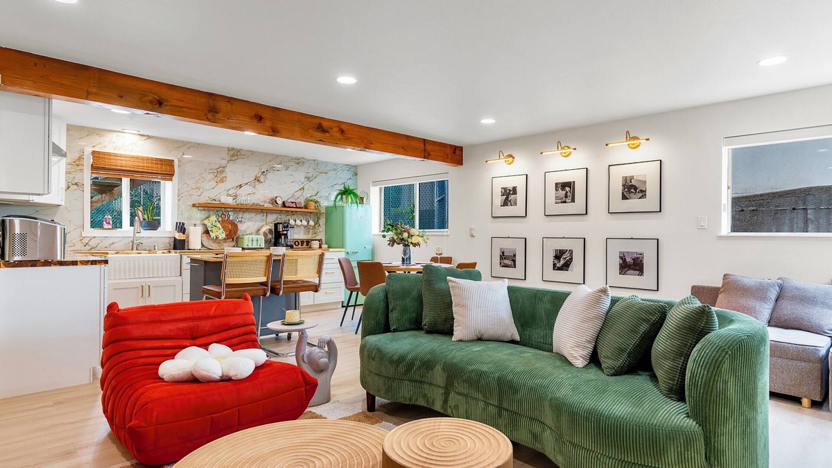 Old Ballard Apartment | 2 King Suite BBQ Free parking 93 Walking score Pet-friendly