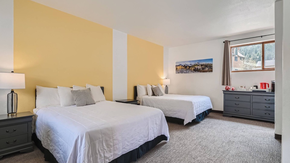 Clear Creek County Hotel | 2 King Suite, Boutique Mountain Motel near hiking & MTB park in Idaho Springs