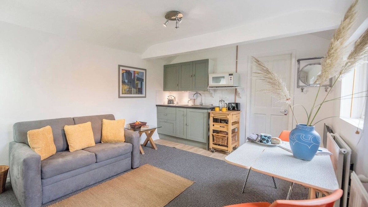 Knodishall Apartment | 2 Lion Cottages, Knodishall