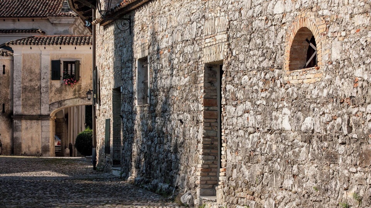 Strassoldo House | 2-Lovely home with private garden in castle estate. Beach 20min, Venice 1hr