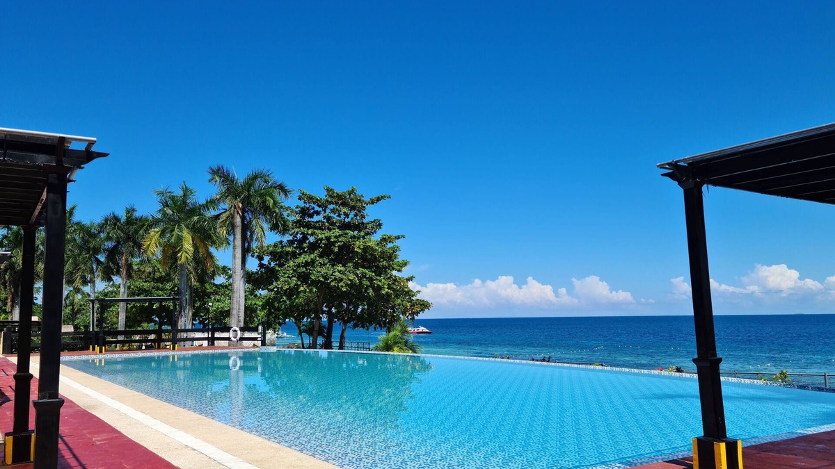 Lapu-Lapu Condo | 2 Luxury 2 Bedroom Condos Seaview