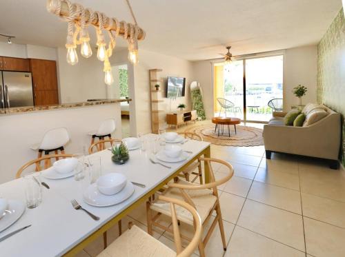 Aventura Apartment | 2 Luxury Bedrooms at Yacht Club de Aventura