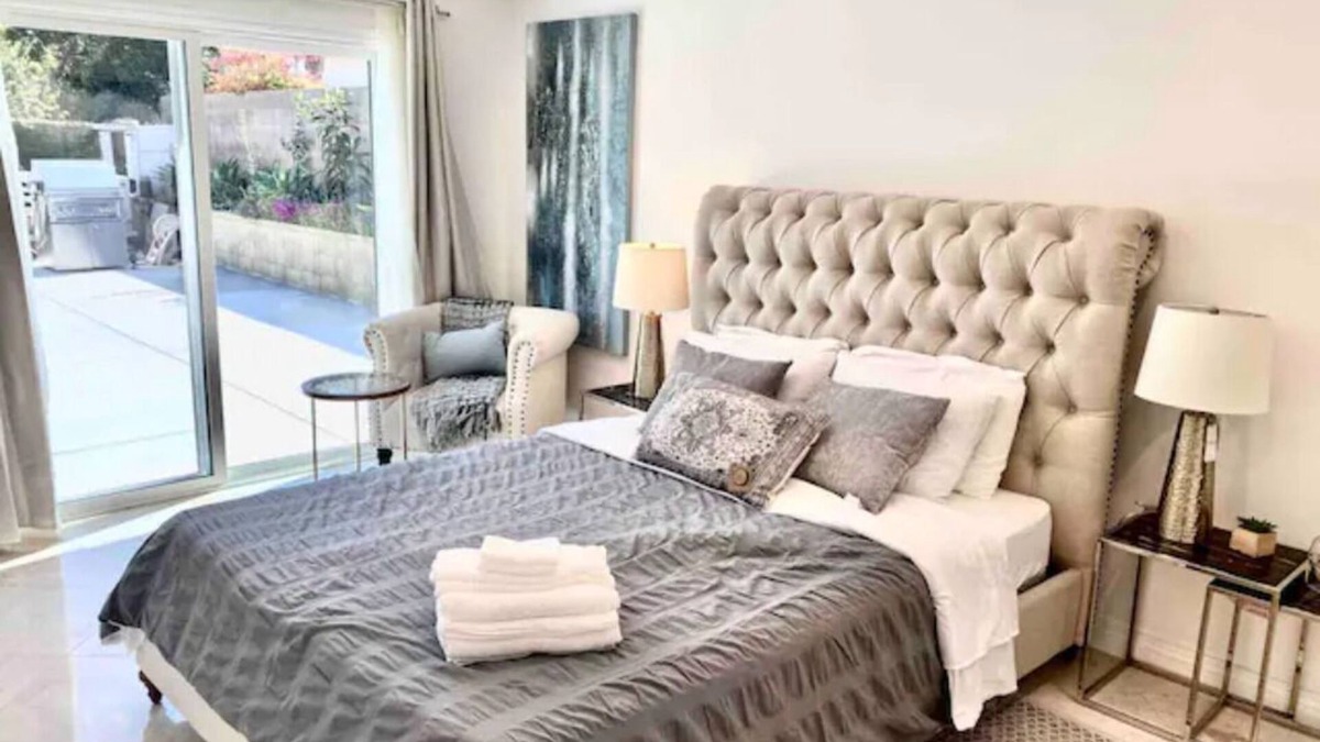 Hacienda Heights Villa | 2 luxury Hacienda villa guesthouse private unit