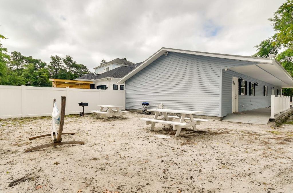 Atlantic Beach House | 2 Mi to Barefoot Landing Family Retreat