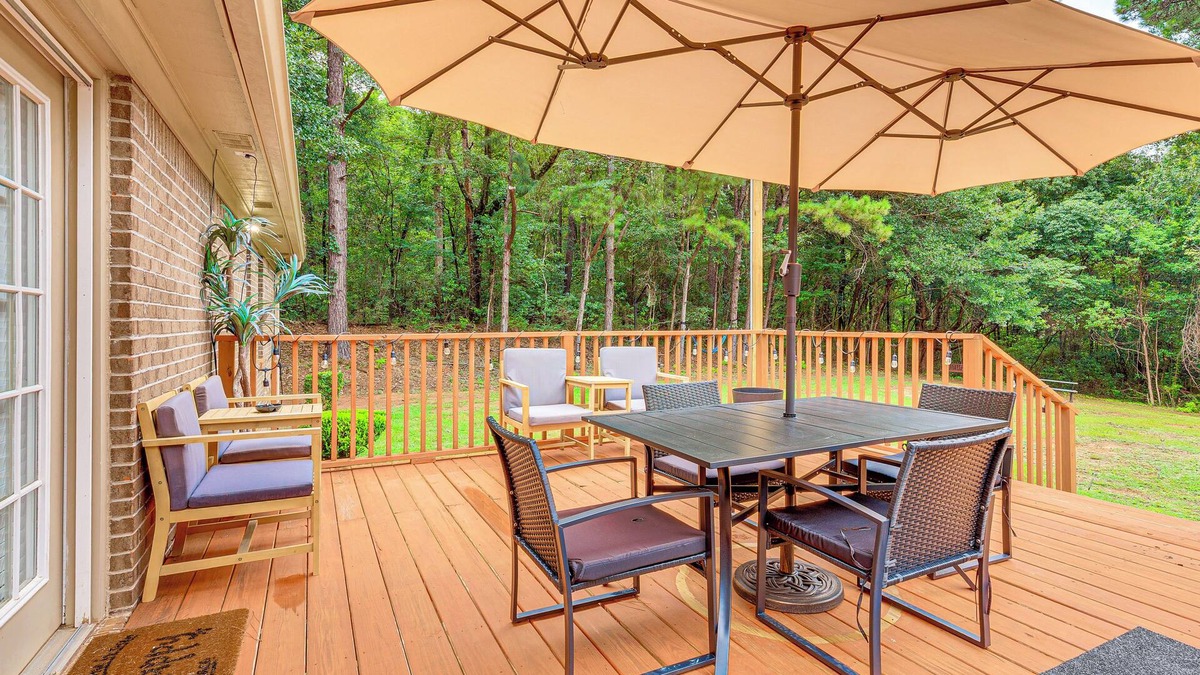 Daphne House | 2 Mi to Bay + Beaches: Home w/Gazebo in Daphne