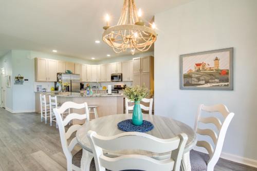 Ocean View House | 2 Mi to Beach Ocean View Oasis with Resort Access!