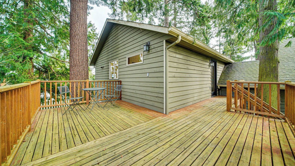 Seattle Metro Area Apartment | 2 Mi to Burien: Peaceful Studio w/Deck!