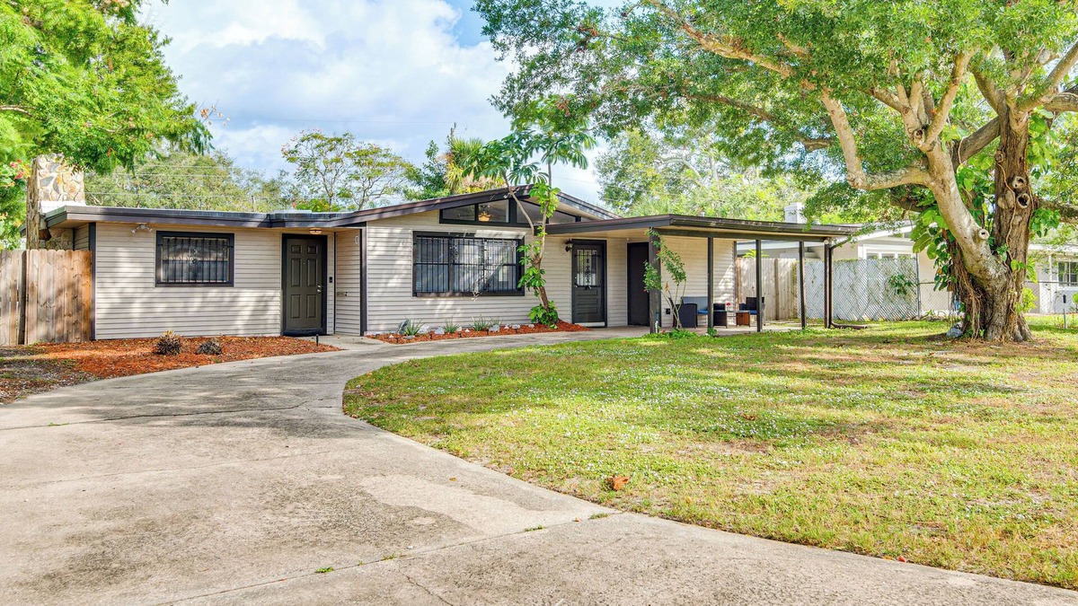 Cocoa House | 2 Mi to Cocoa Riverfront Park: Home w/Patio!