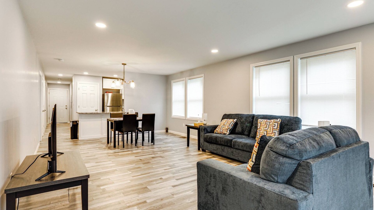 Attleboro House | 2 Mi to Dtwn Attleboro: Pet-Friendly Apt!