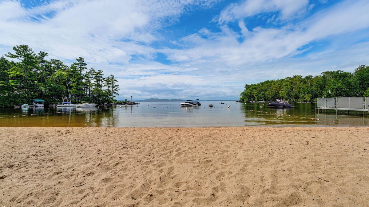 Standish Cabin | 2 Mi to Marina & Beach: Frye Island Retreat!