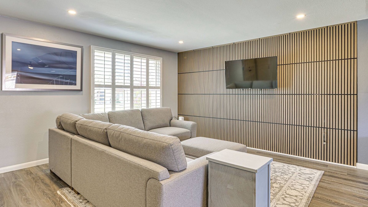 Chateau De Vie Four House | 2 Mi to Old Town: Townhome w/Pool Access!
