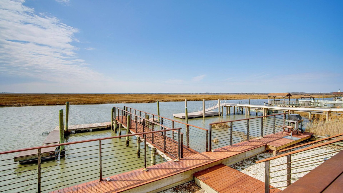 Cape May Court House House | 2 Mi to Stone Harbor Beach: Lovely Bayfront Home