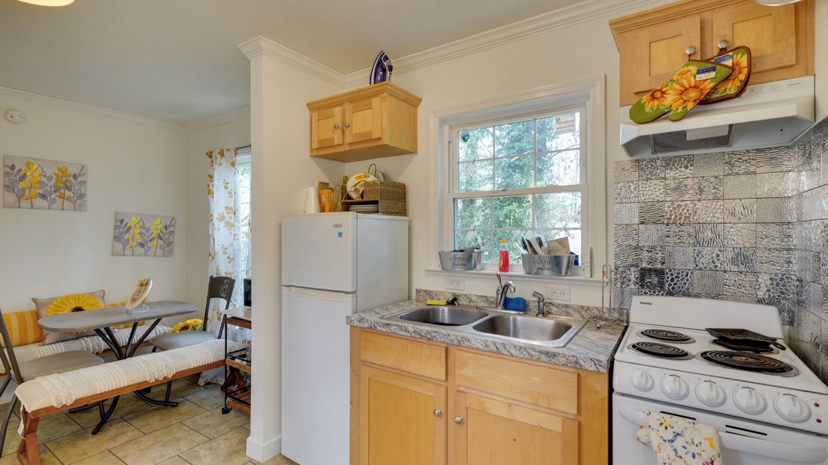 South Boston House | 2 Mi to South Boston Speedway: Cozy Tiny Home!