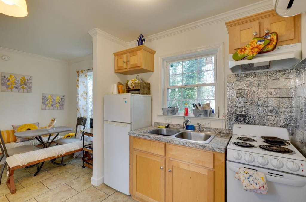 South Boston House | 2 Mi to South Boston Speedway Cozy Tiny Home!