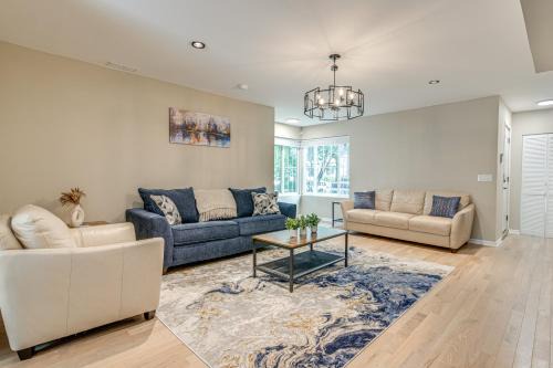 South Shore House | 2 Mi to South Shore Beach Urban Retreat with Yard