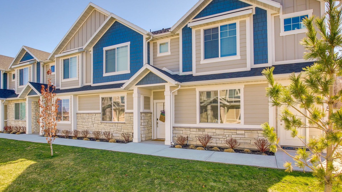 Providence House | 2 Mi to Zootah: Providence Townhome w/Fireplaces