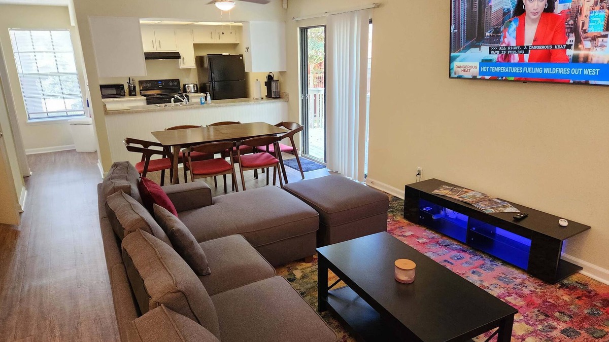Tallahassee House | 2 miles to FSU-Twin King Master Beds-2 BR 2.5 Bath