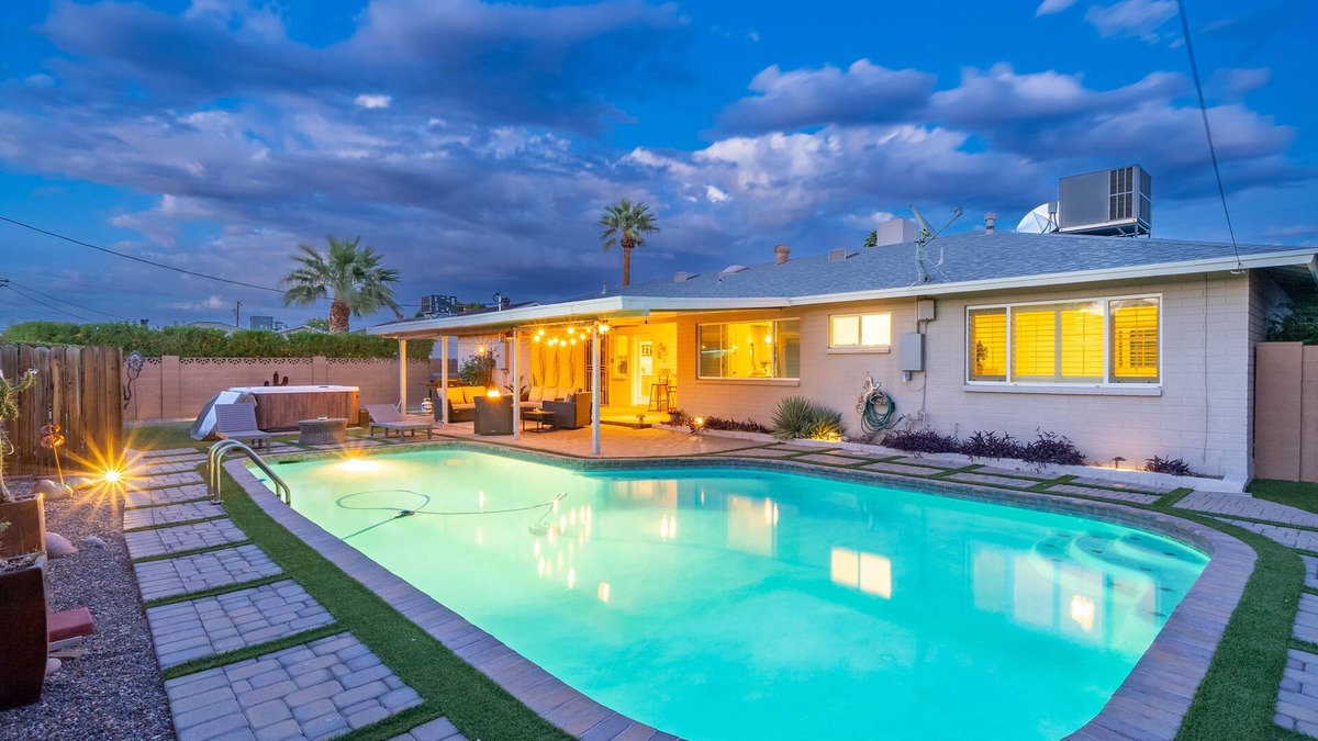 Village Grove House | 2 miles to Old Town Scottsdale! HOT TUB & Pool
