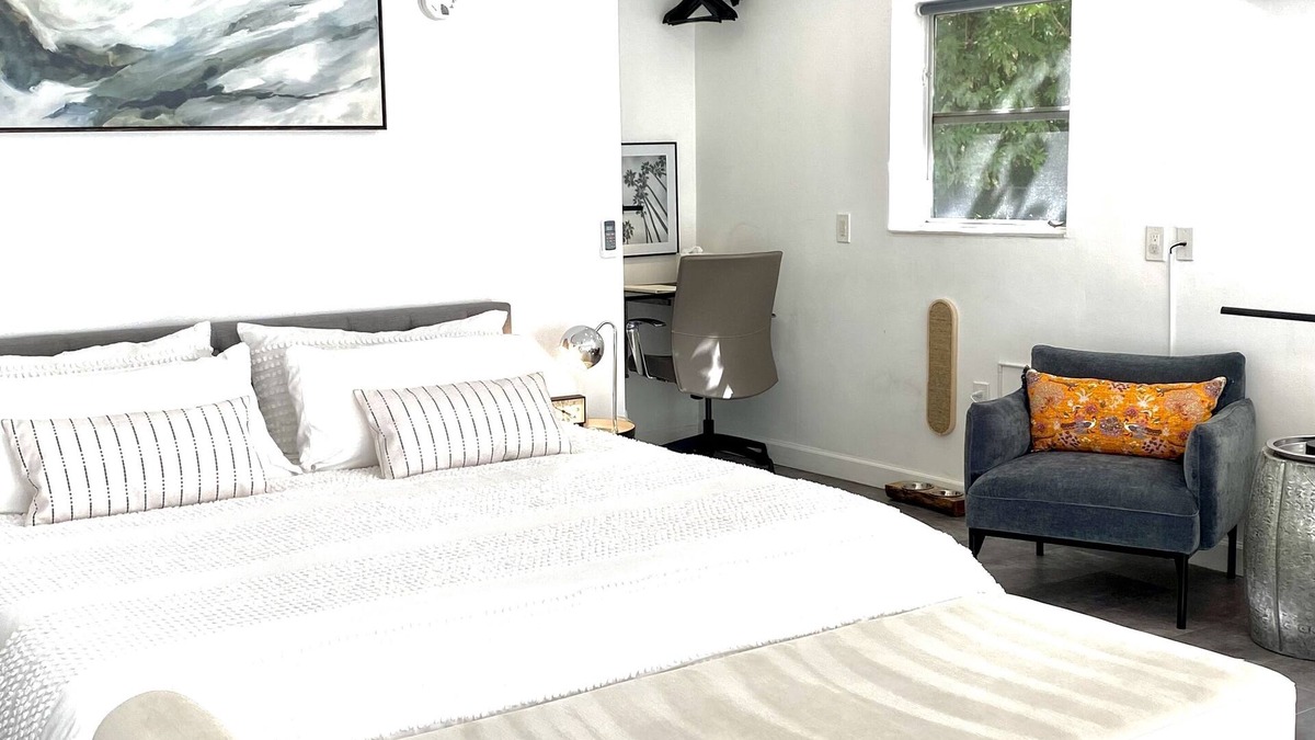 Poiciana Park II Apartment | 2 Miles To The Beach! Bright & Spacious King Studio on 1/2 Acre