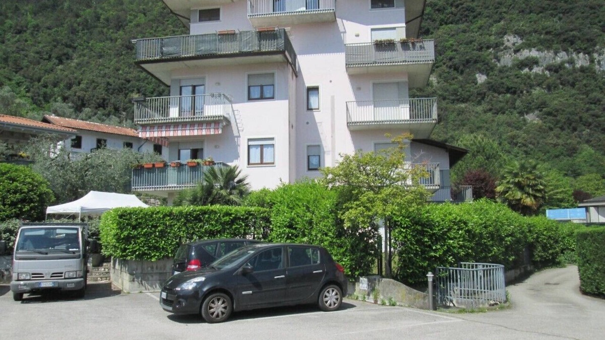 Riva del Garda Apartment | 2 min from the historic center. Small apartment in quiet area with balcony.
